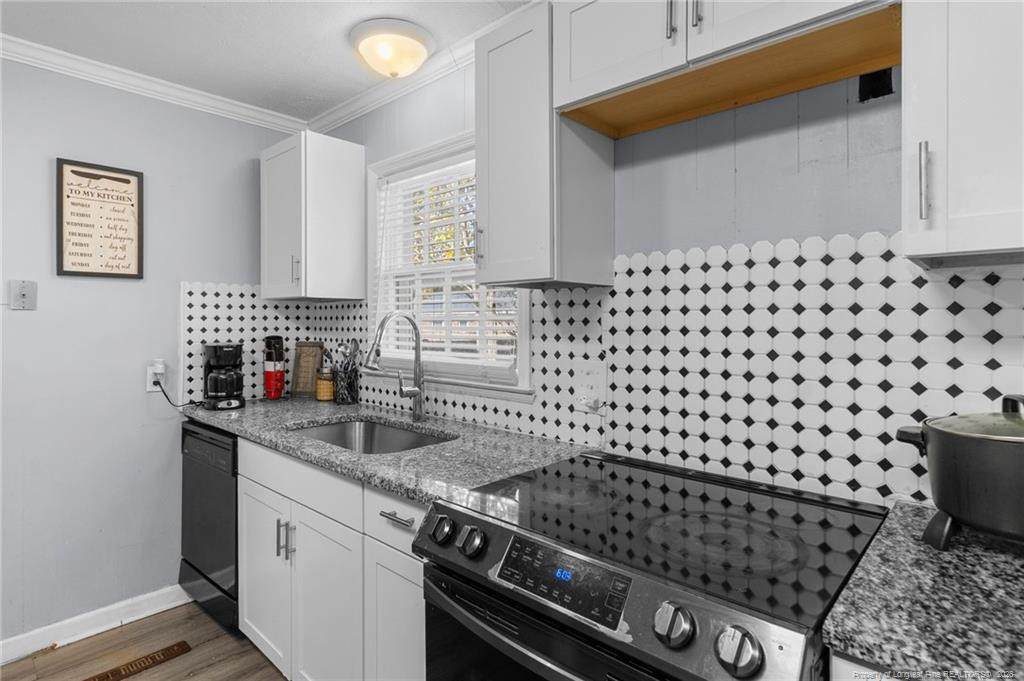 306 W 33rd Street W Property Photo 15