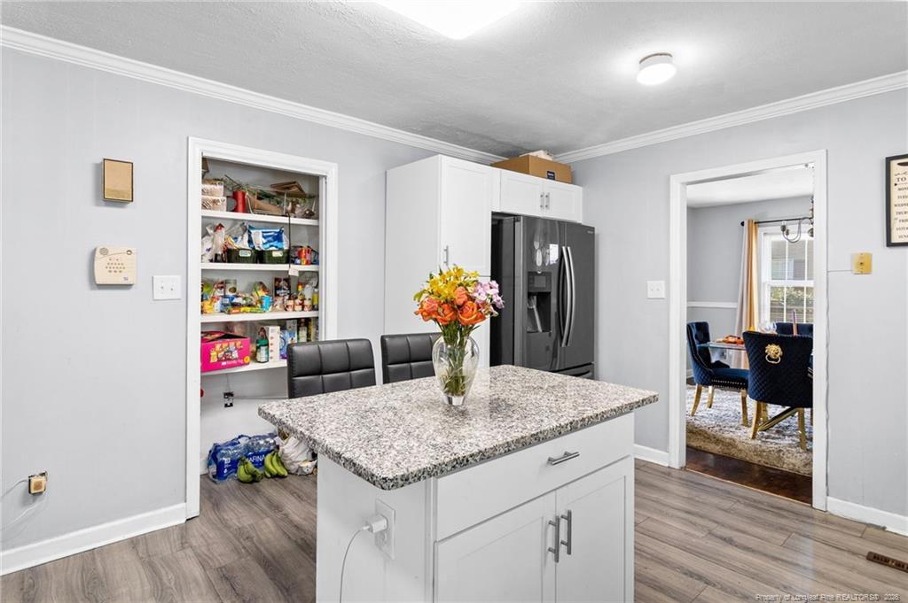 306 W 33rd Street W Property Photo 17