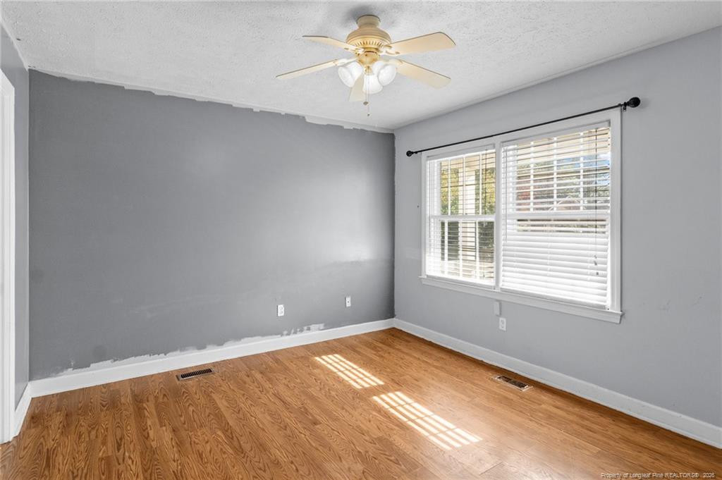 306 W 33rd Street W Property Photo 22