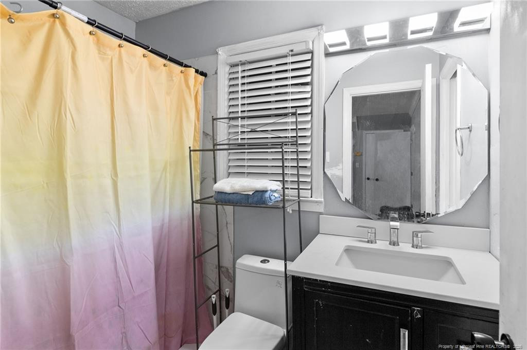 306 W 33rd Street W Property Photo 24