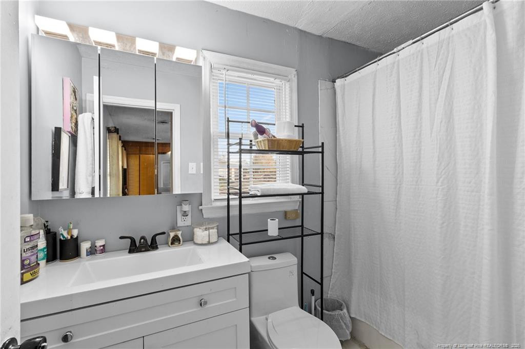 306 W 33rd Street W Property Photo 27