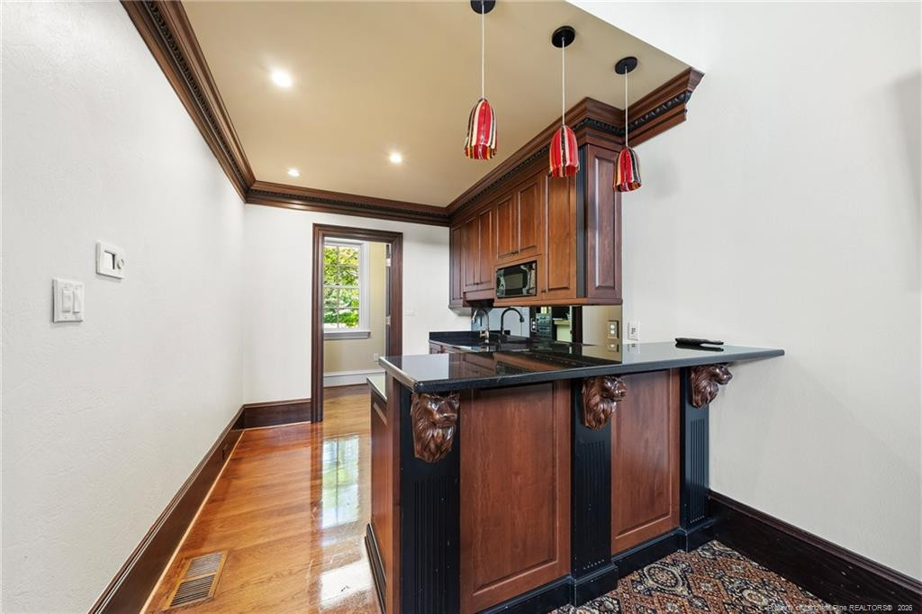 1181 Middle Road Property Photo 24