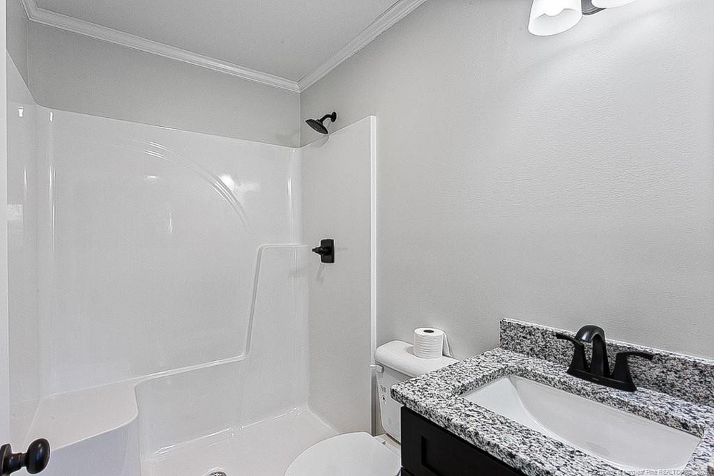 1075 Pine Street B Property Photo 11