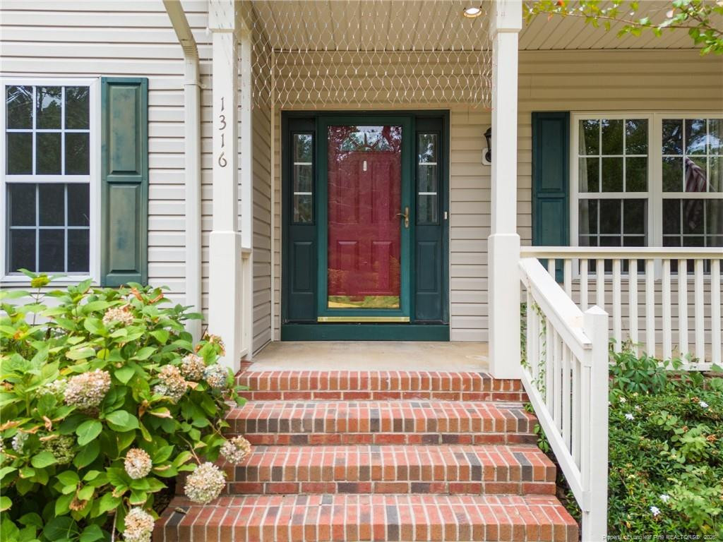 1316 Devonshire Trail Property Photo 4