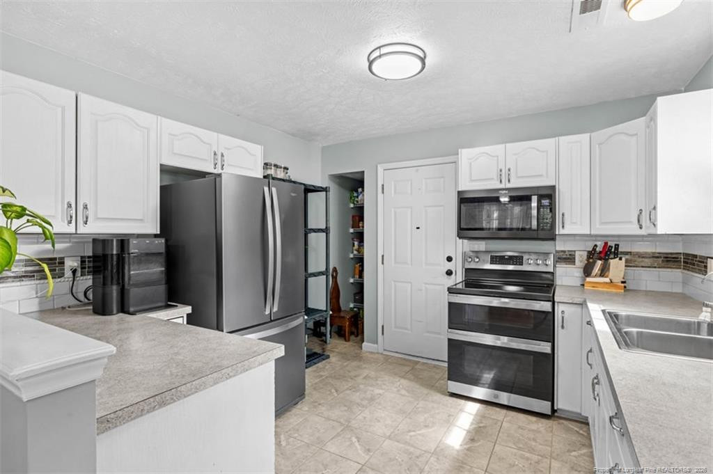 549 Woodberry Circle Property Photo 6