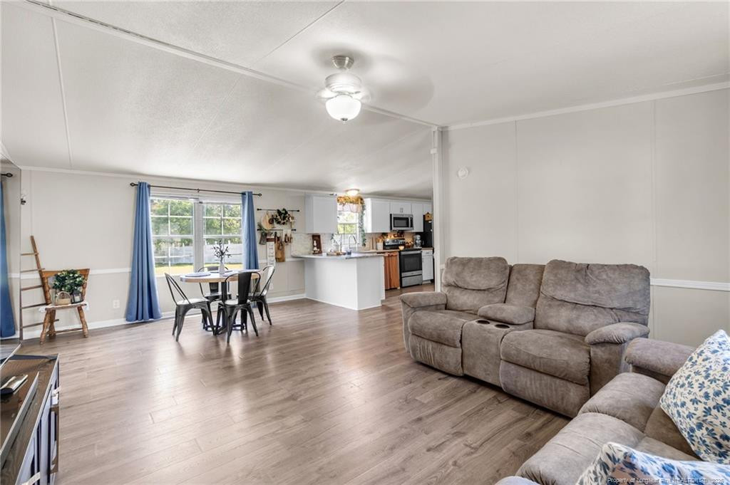 93 Castle Wood Property Photo 3