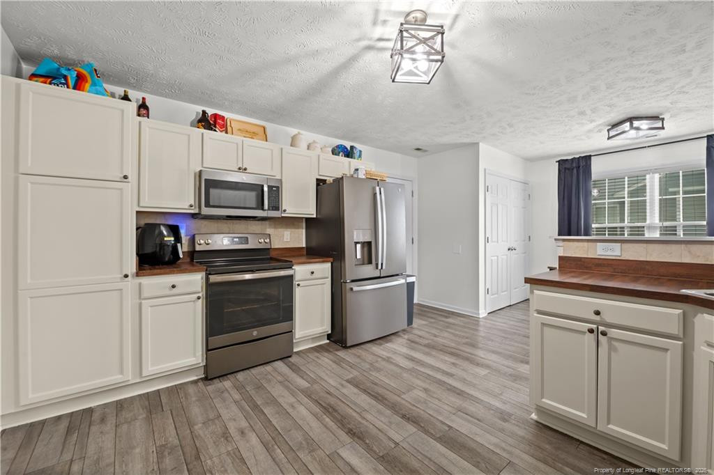 4949 Yorkchester Drive Property Photo 11