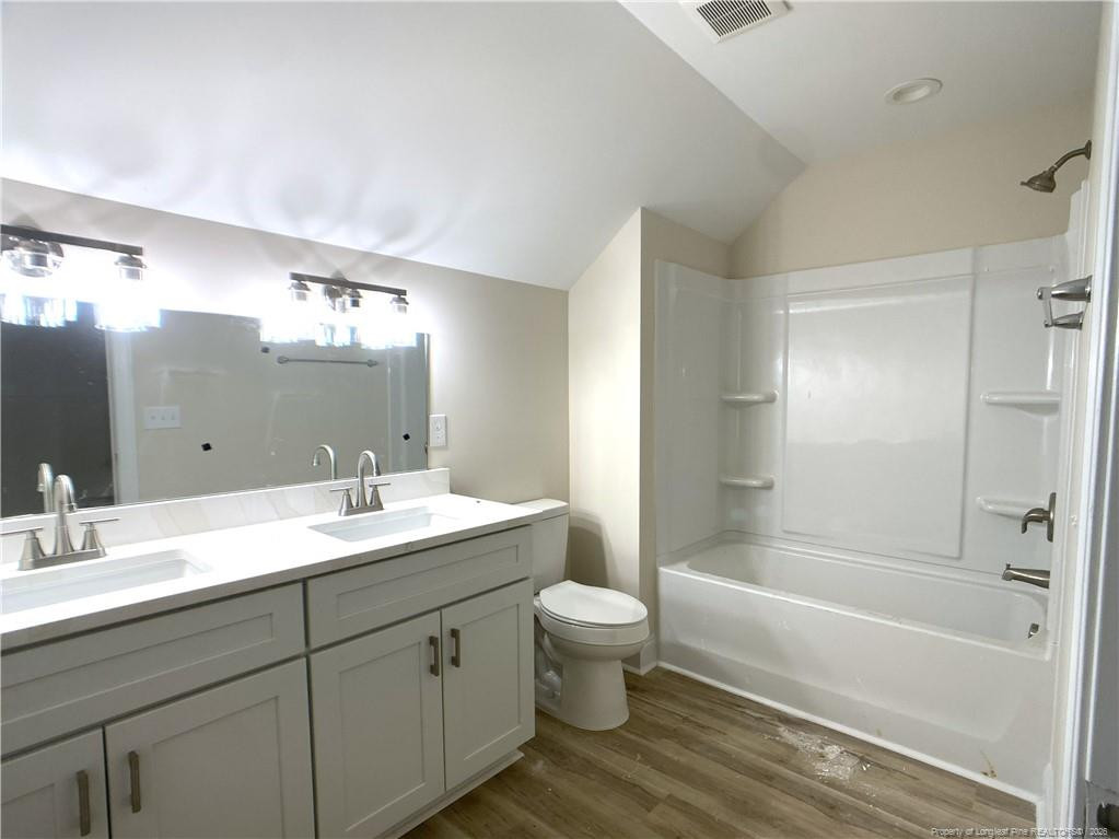 2421 Colgate Drive Property Photo 11