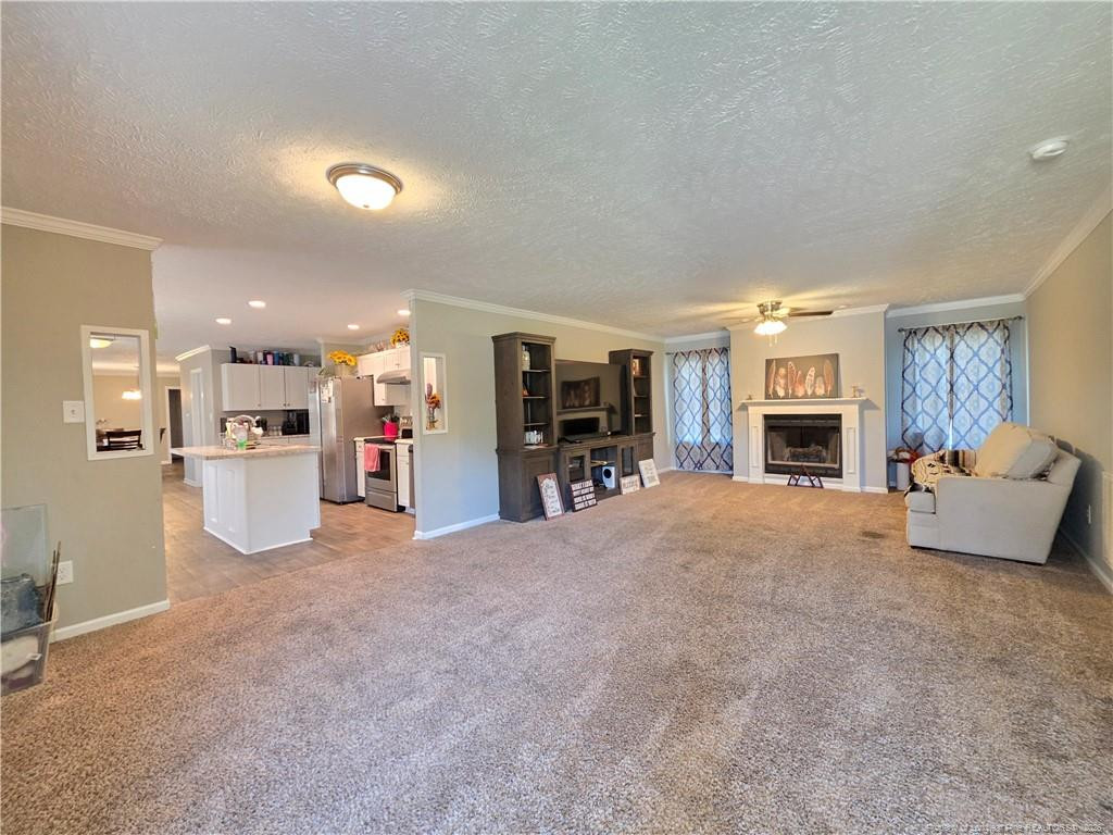 550 Thomas Drive Property Photo 9