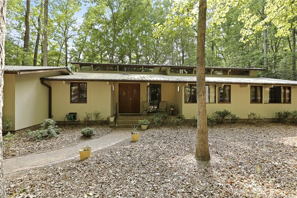 562 Chelsea Drive Property Photo 1