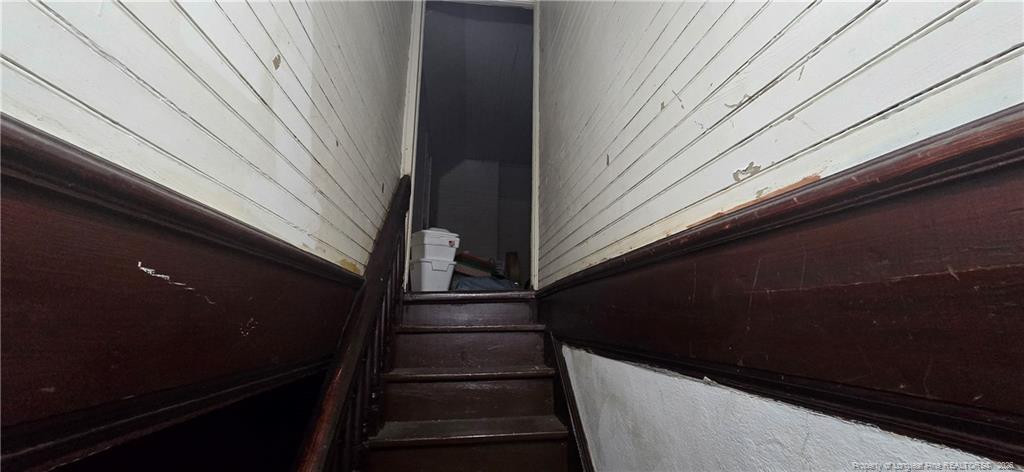 203 E Jackson Street Property Photo 28