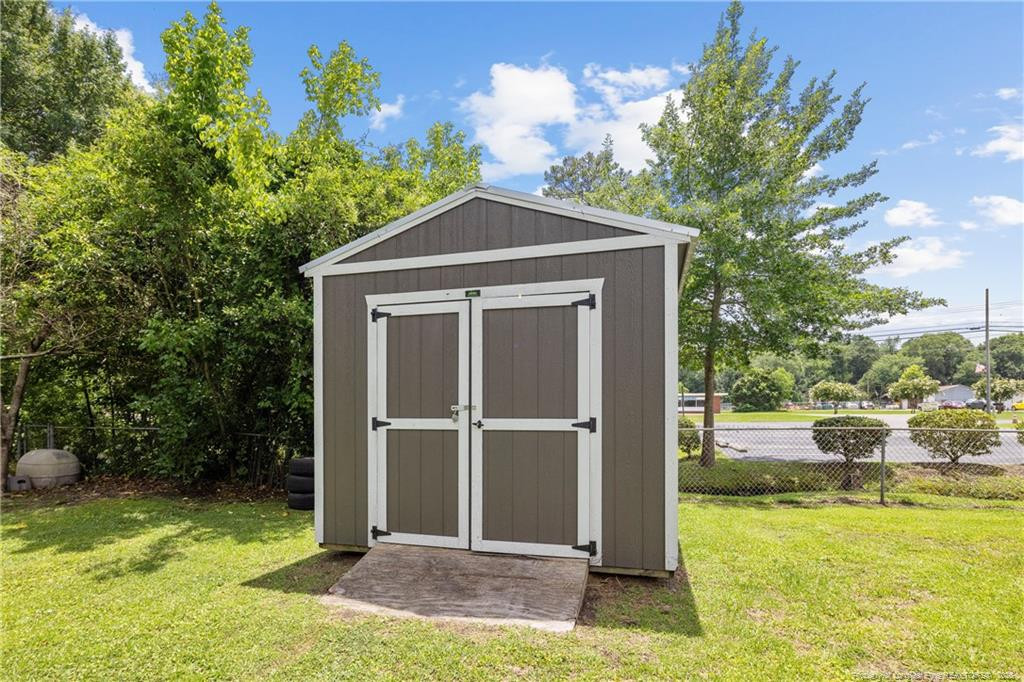 400 Anne Street Property Photo 32