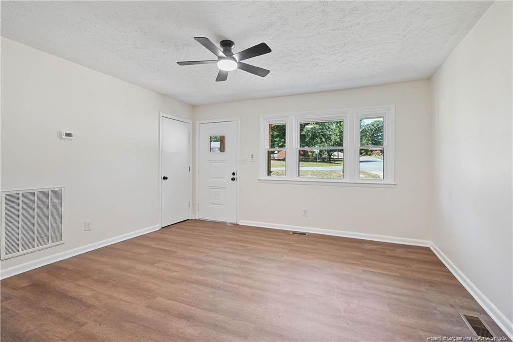 941 Louise Circle Property Photo 6