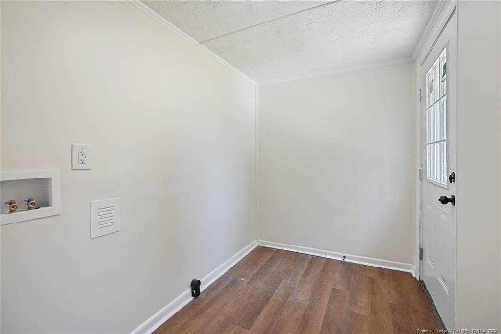 941 Louise Circle Property Photo 13