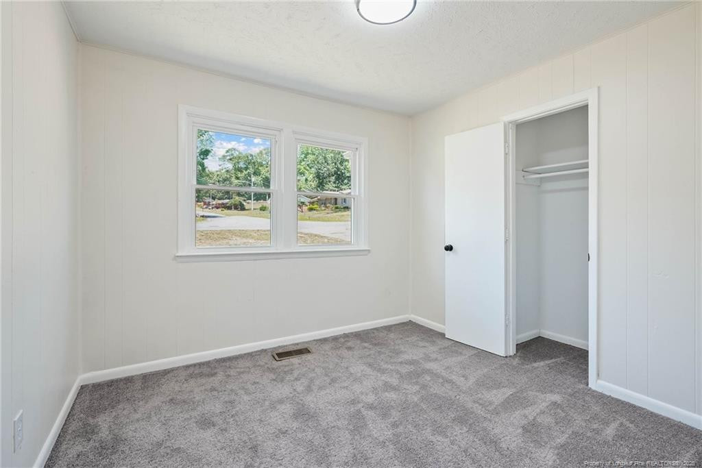 941 Louise Circle Property Photo 24