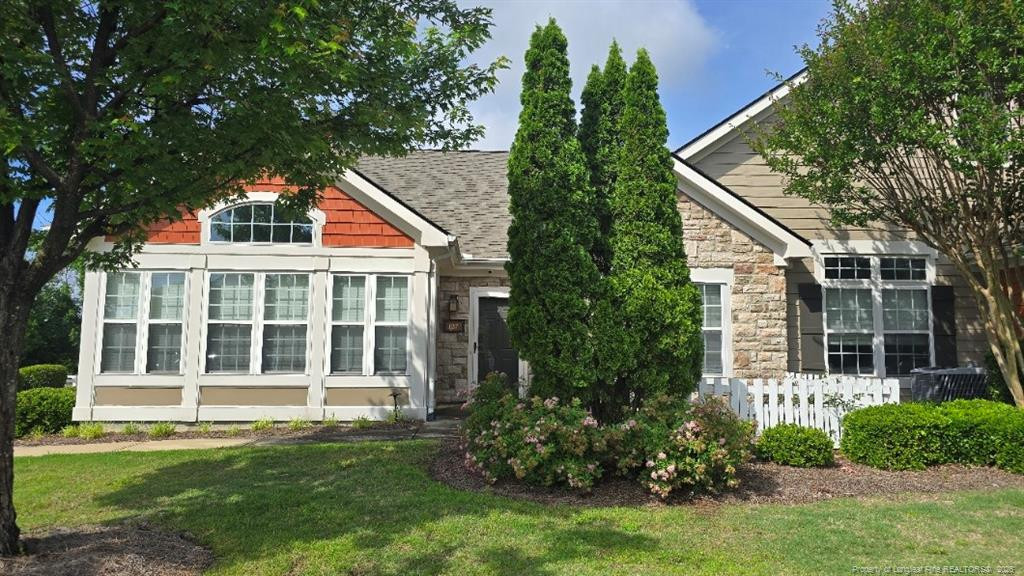 127 Nandina Court Property Photo 4