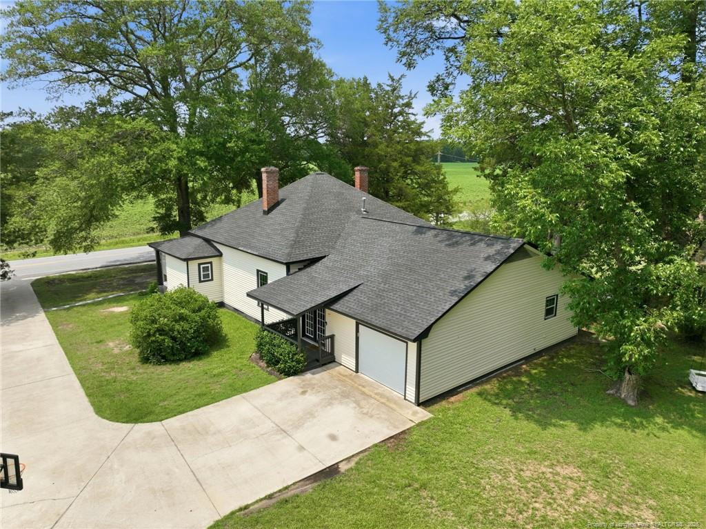 908 Middle Road Property Photo 1