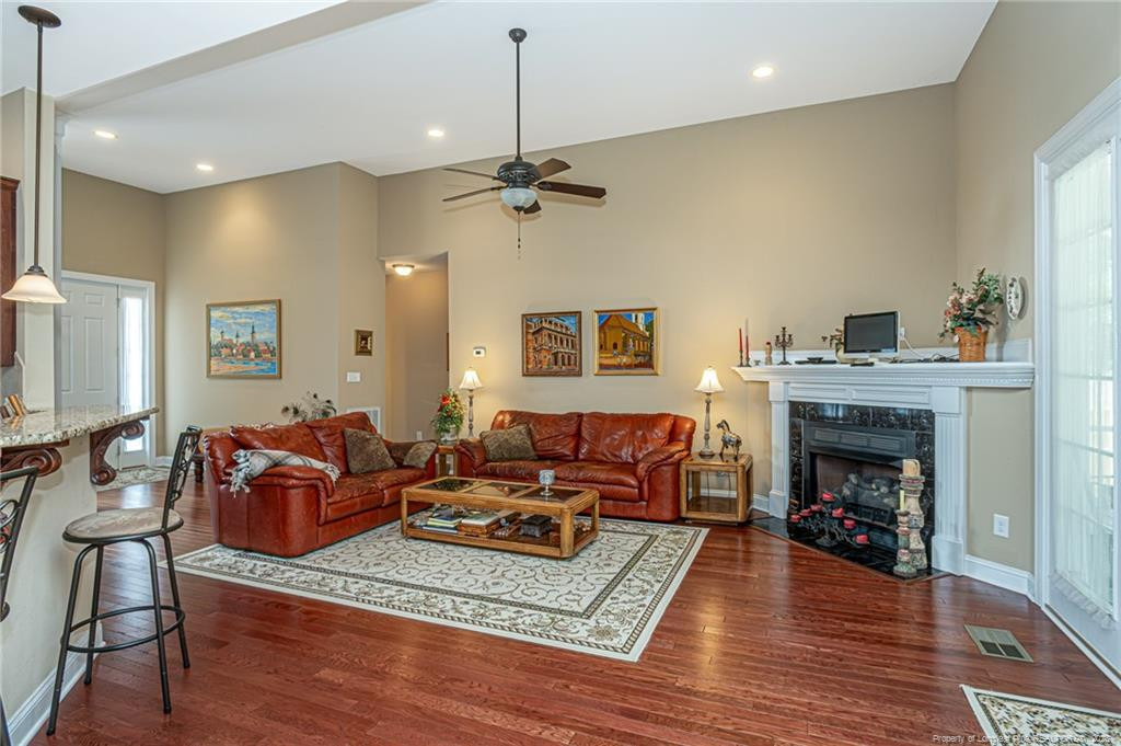 3824 Doon Valley Drive Property Photo 7