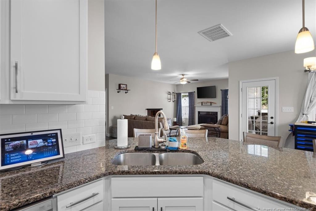 6932 Running Fox Road Property Photo 10