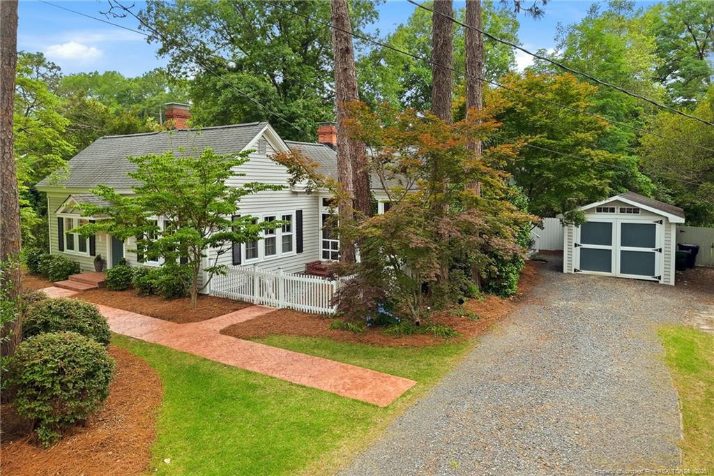 360 S Ashe Street Property Photo 4