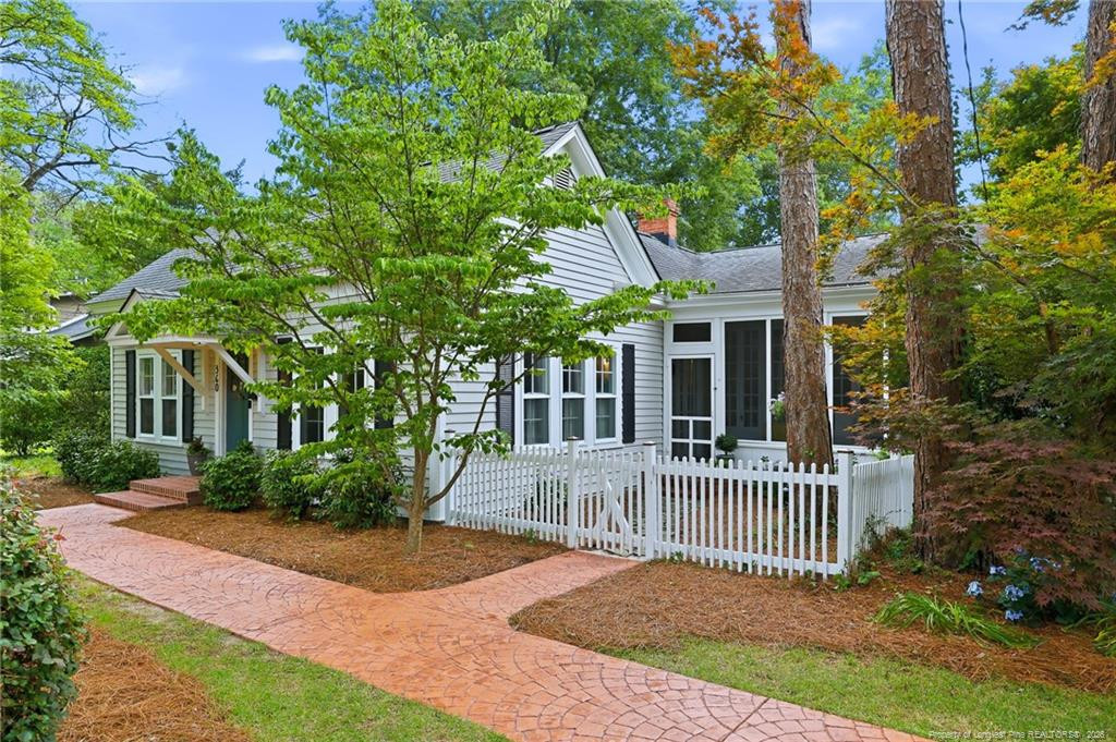 360 S Ashe Street Property Photo 7