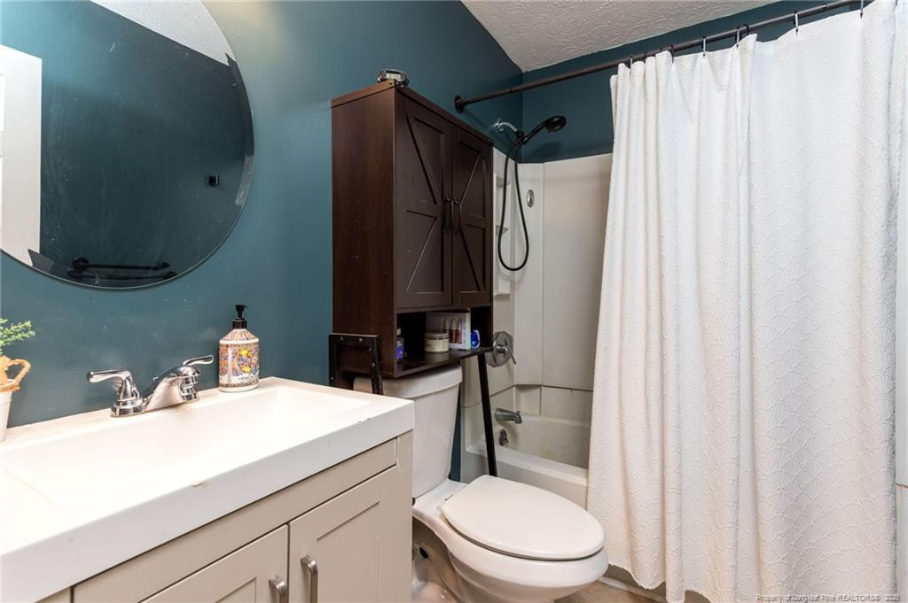 6449 Rutherglen Drive Property Photo 6