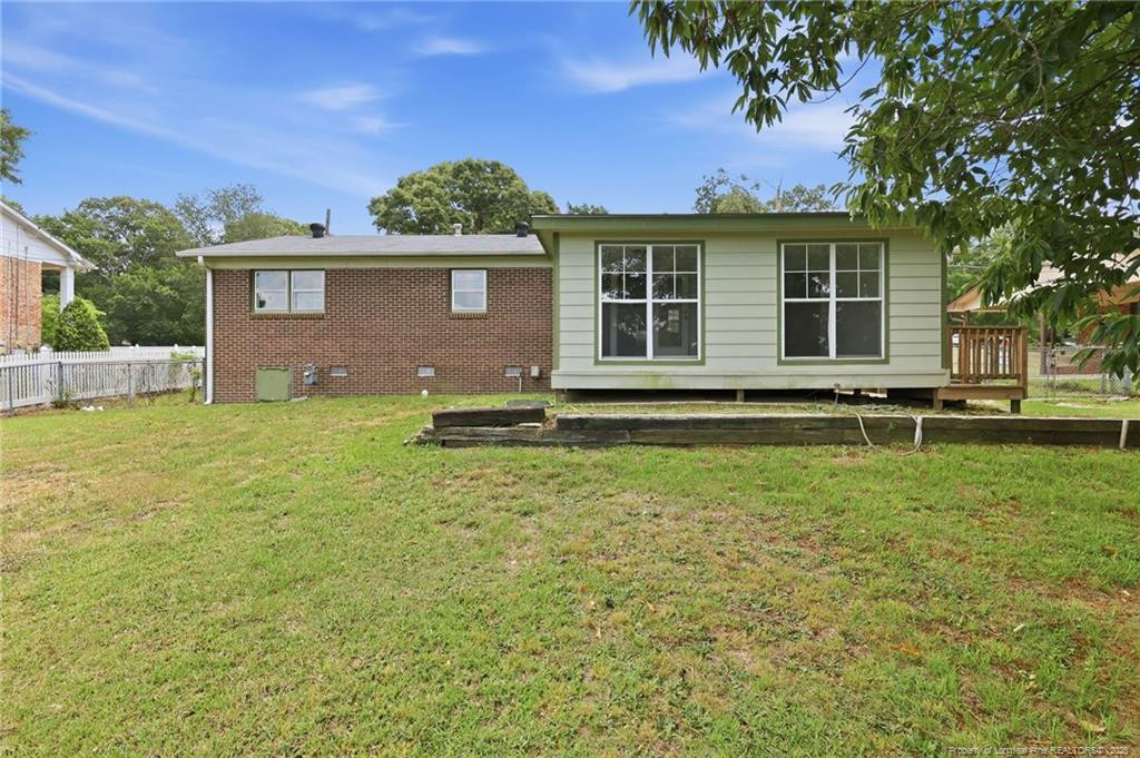 406 Lansdowne Road Property Photo 2