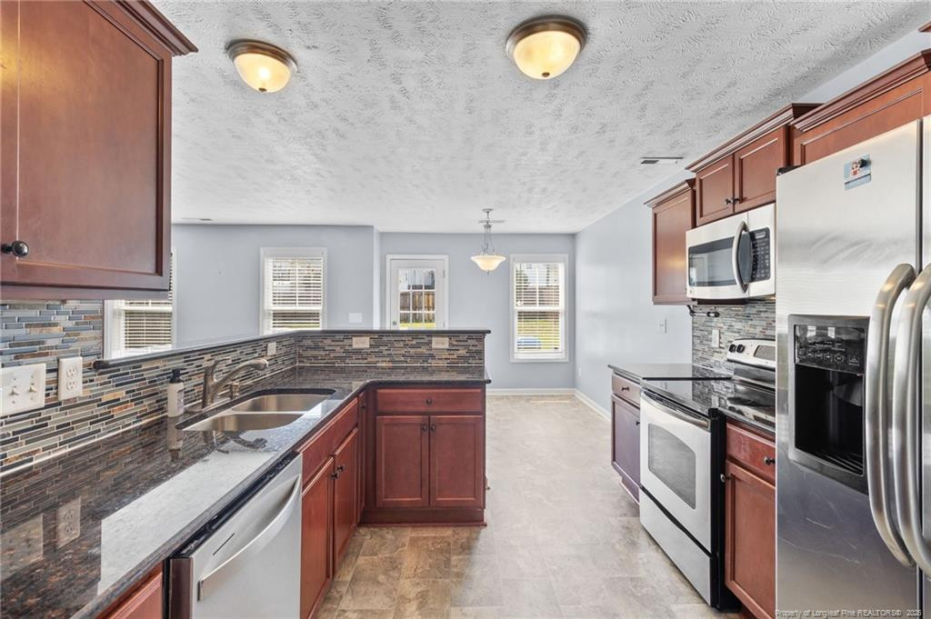 55 New London Harbor Property Photo 12