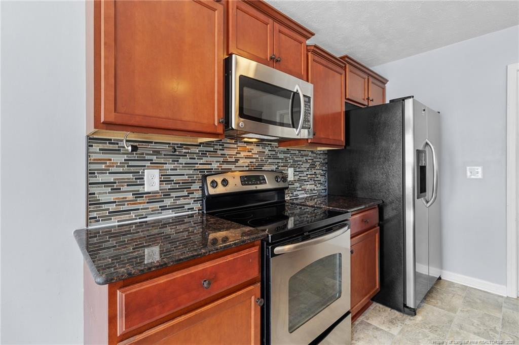 55 New London Harbor Property Photo 13