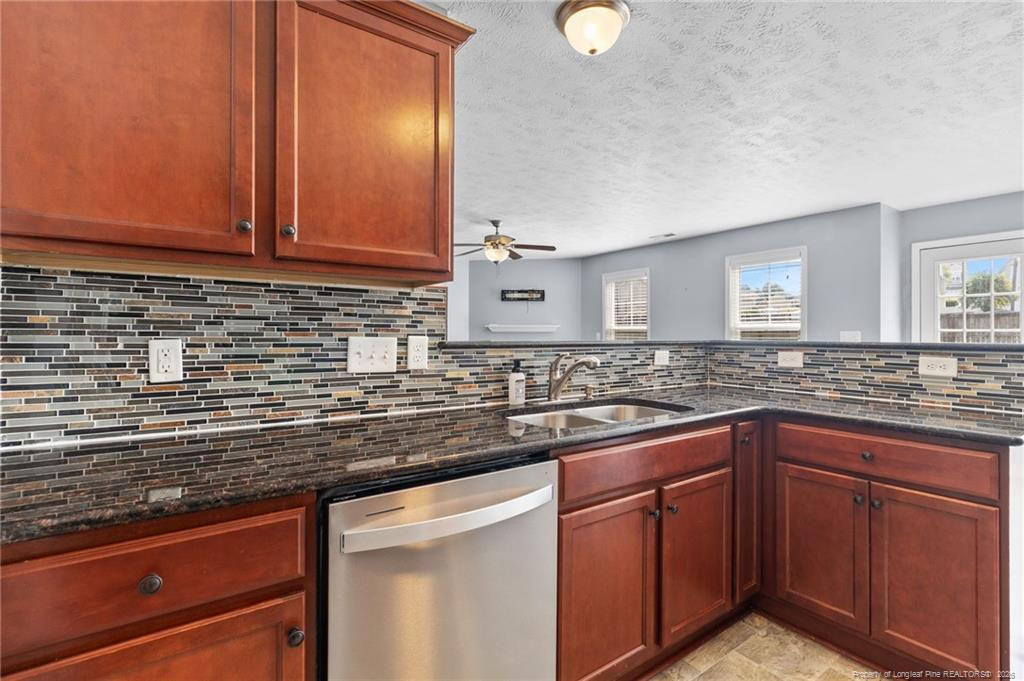 55 New London Harbor Property Photo 14