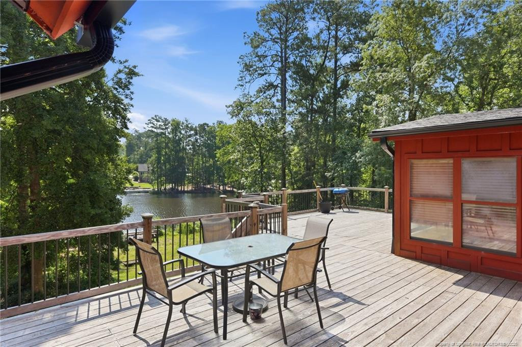 2107 Pinewood Terrace Property Photo 3