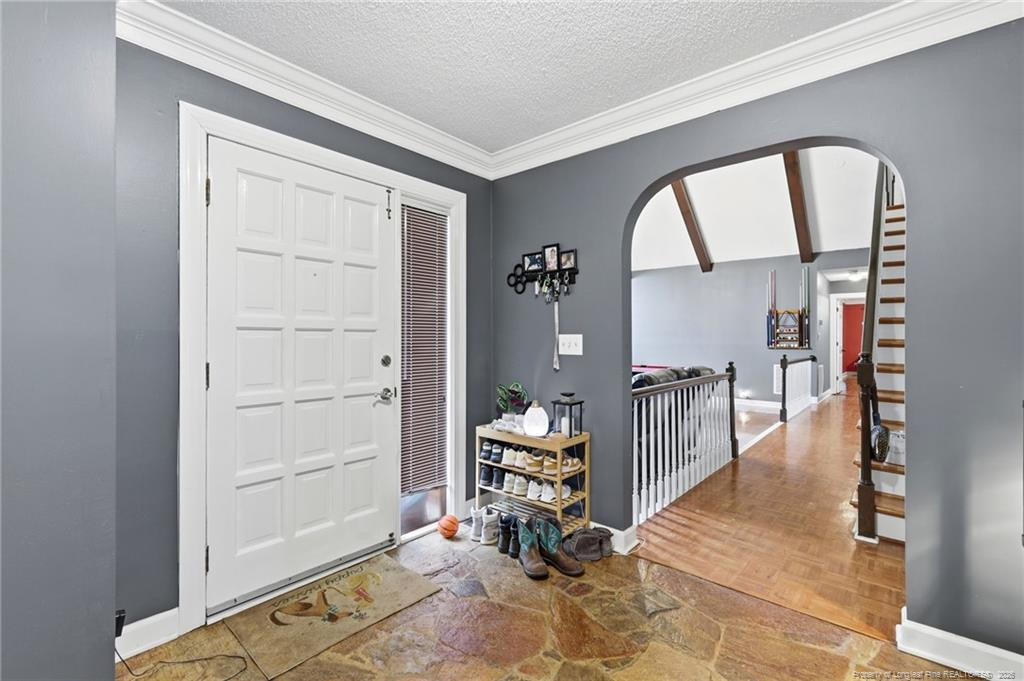 2107 Pinewood Terrace Property Photo 7