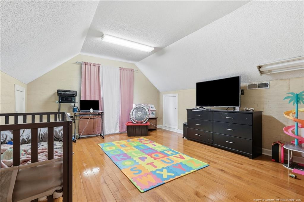 2107 Pinewood Terrace Property Photo 20