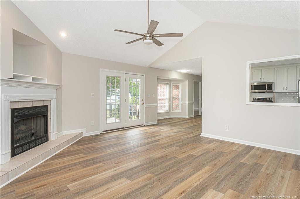 5039 Woodspring Drive Property Photo 7