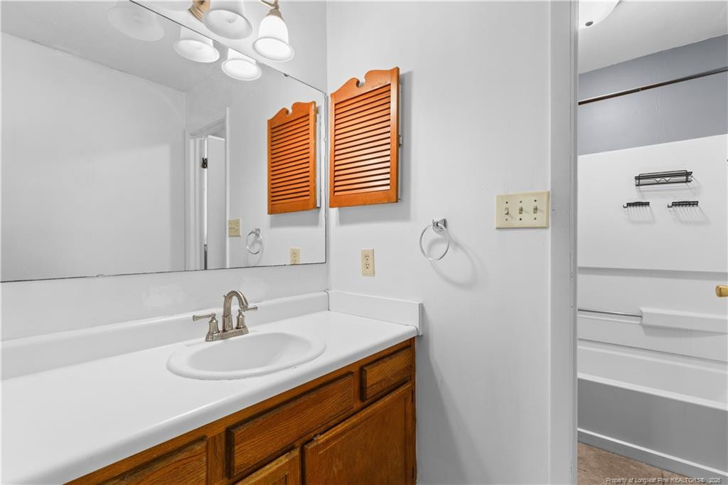 6808 Leeds Court Property Photo 16