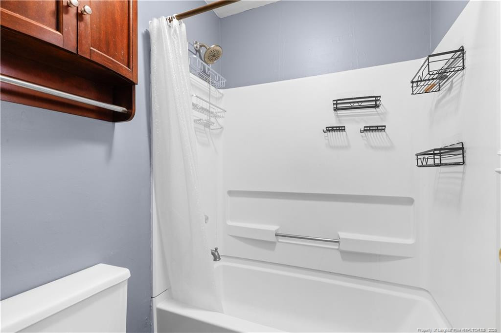 6808 Leeds Court Property Photo 17