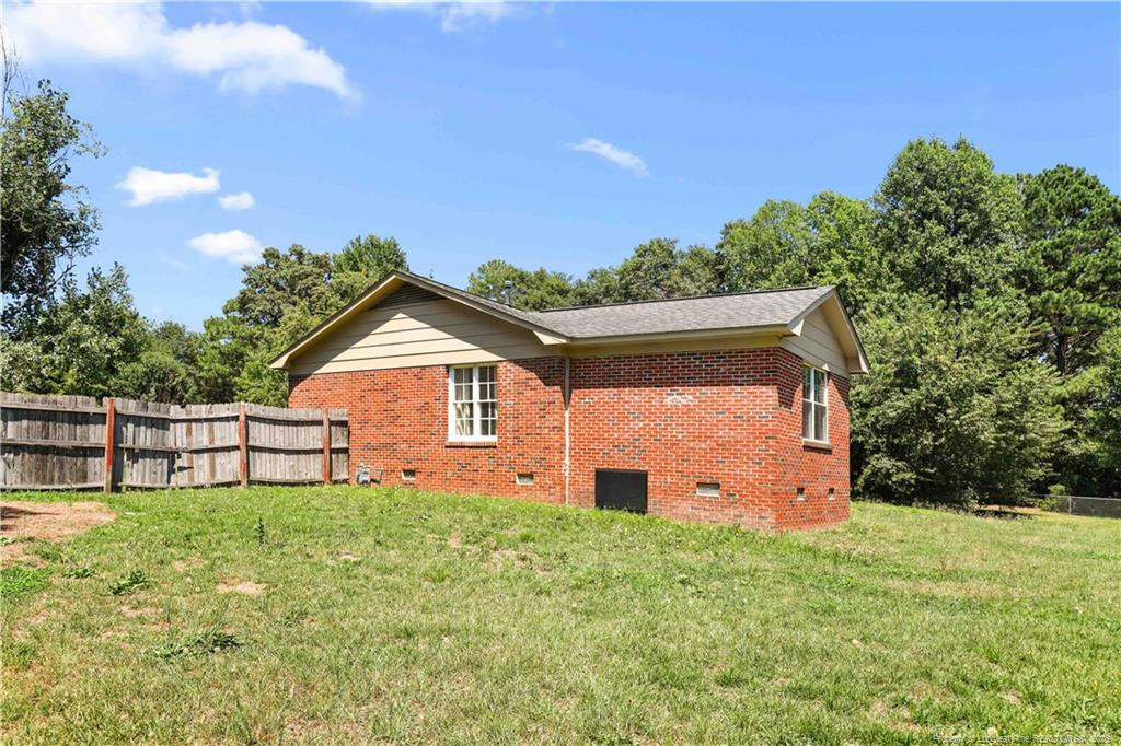 6808 Leeds Court Property Photo 24
