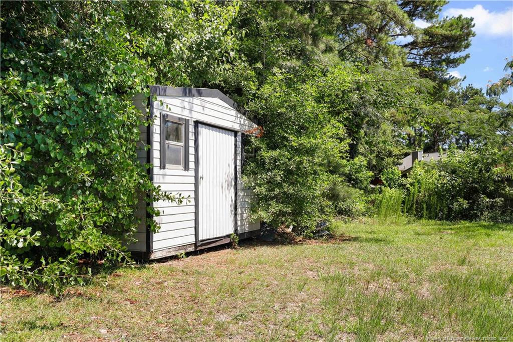 6808 Leeds Court Property Photo 29