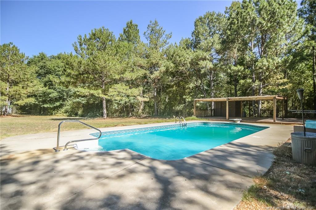 21181 Traders Road Property Photo 6