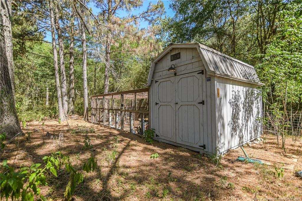 21181 Traders Road Property Photo 9