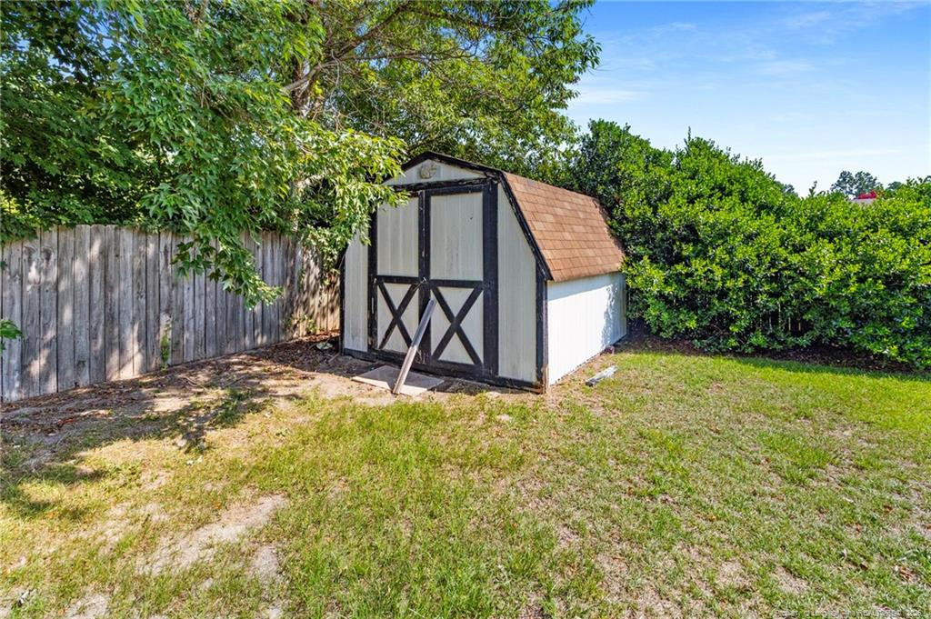 6870 Beaver Stone Drive Property Photo 7