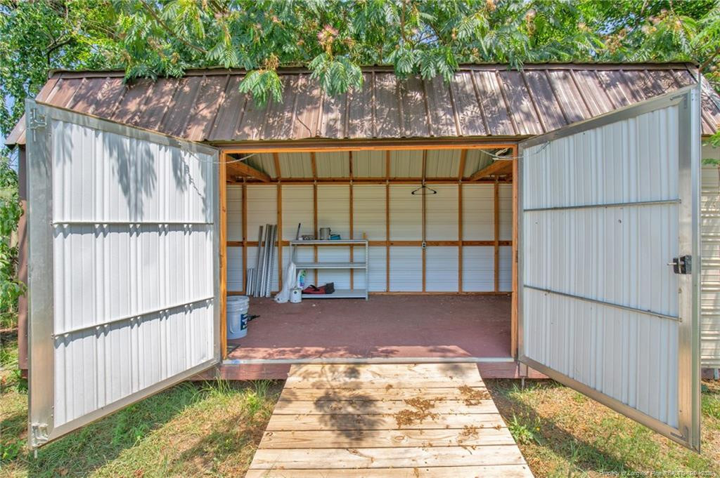 913 Montclair Road Property Photo 3