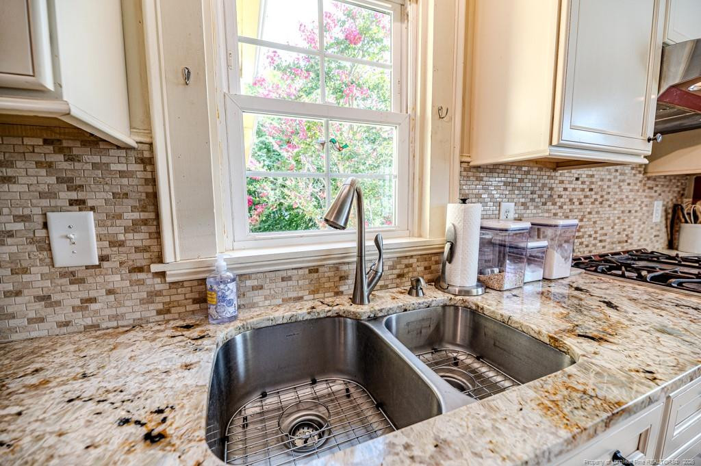 524 Carthage Street Property Photo 7