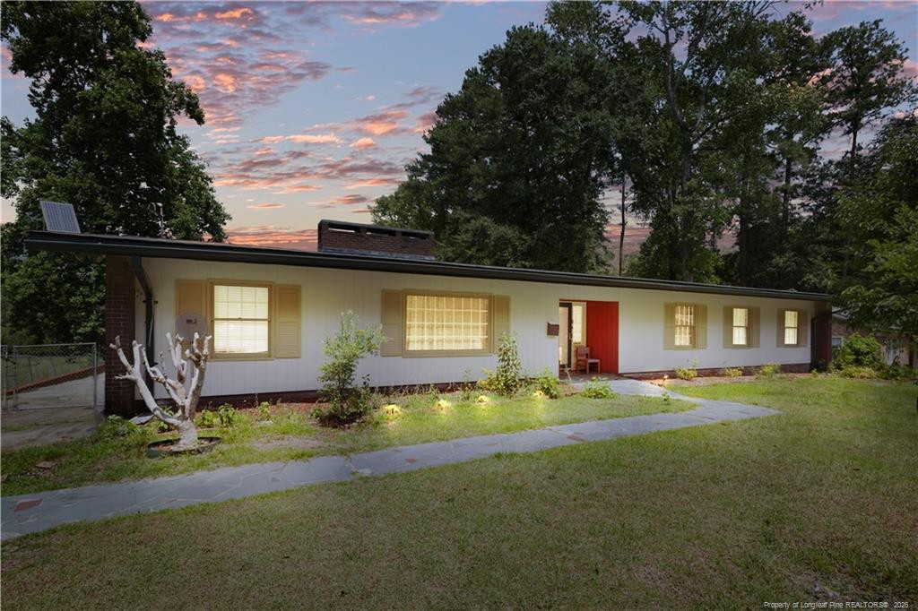 1946 Forest Hills Drive Property Photo 1