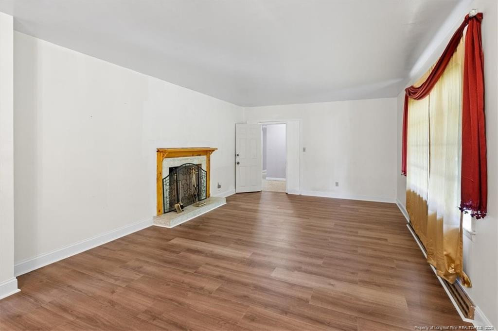 1946 Forest Hills Drive Property Photo 8