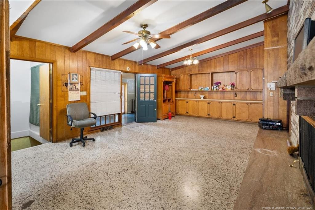 1946 Forest Hills Drive Property Photo 11