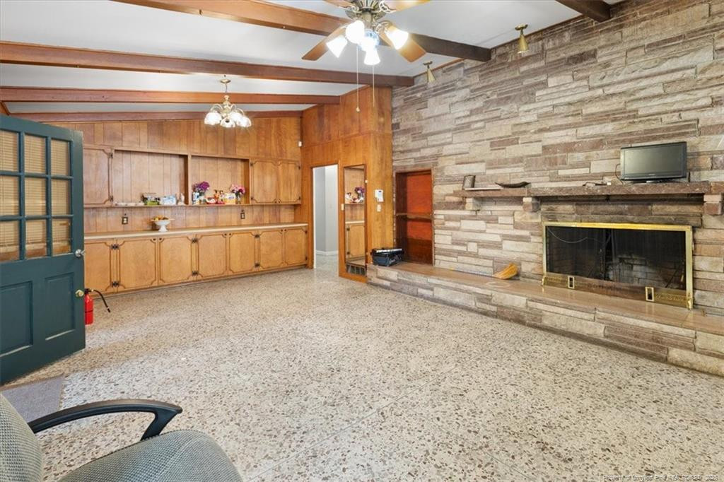 1946 Forest Hills Drive Property Photo 12