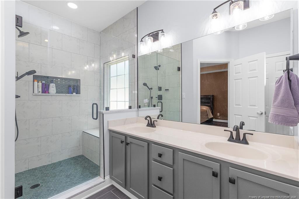 8609 Matchpoint Drive Property Photo 17