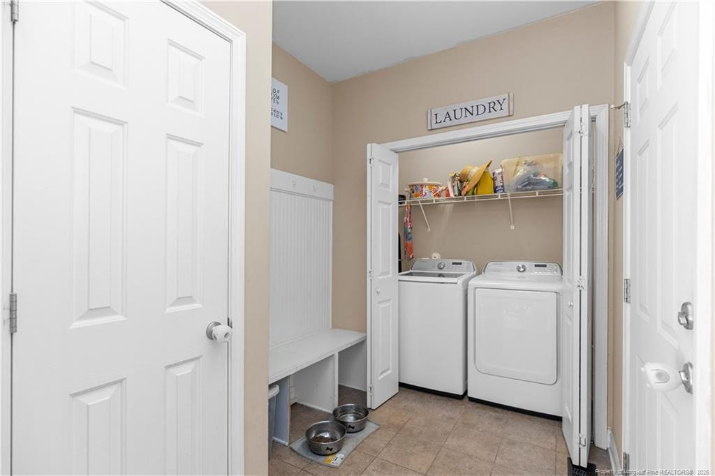 8609 Matchpoint Drive Property Photo 23
