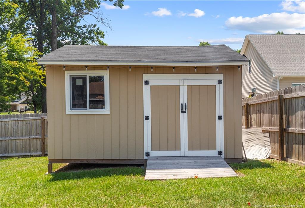 8609 Matchpoint Drive Property Photo 32